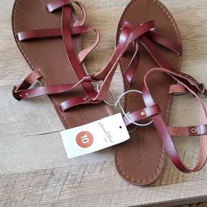 Threshold sandals